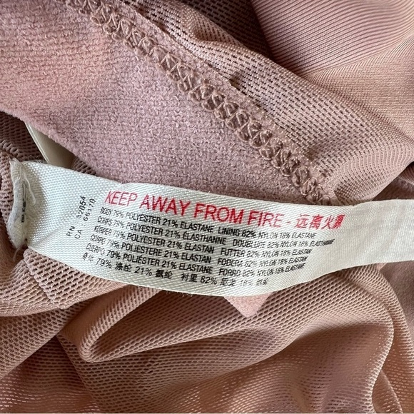 Free People Movement V-Notch Tank Nude Sports Tank Built-In Bra Medium GUC - Picture 8 of 8